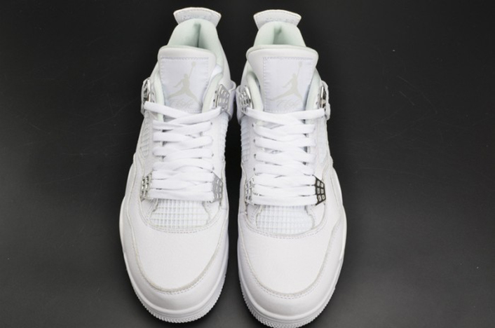 Air Jordan 4 Retro