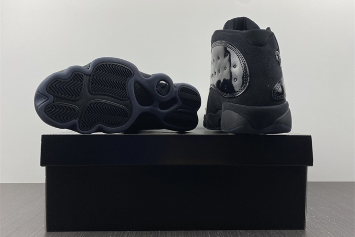 AJ 13 AIR JORDAN 13 ‘ Cap and Gown " 414571-012