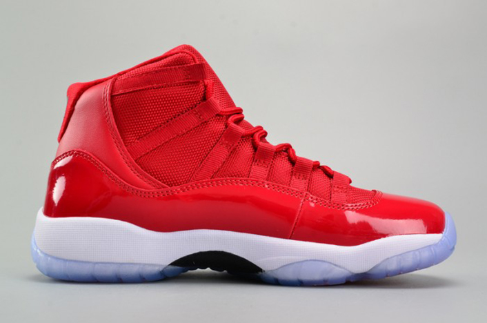 AIR JORDAN 11
