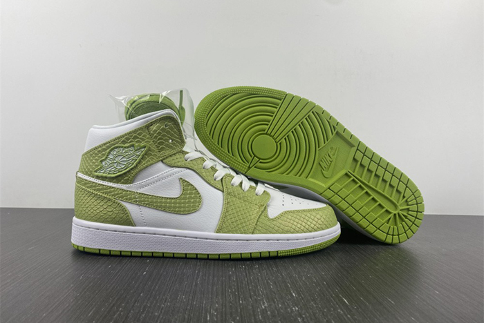 AIR JORDAN 1 MID SE DV2959-113