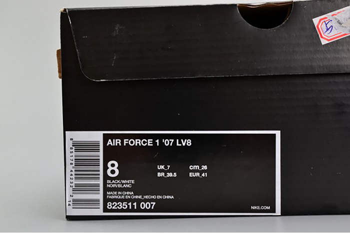 Nike Air Force 1