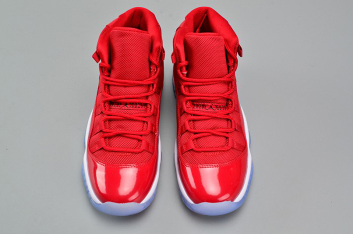 AIR JORDAN 11