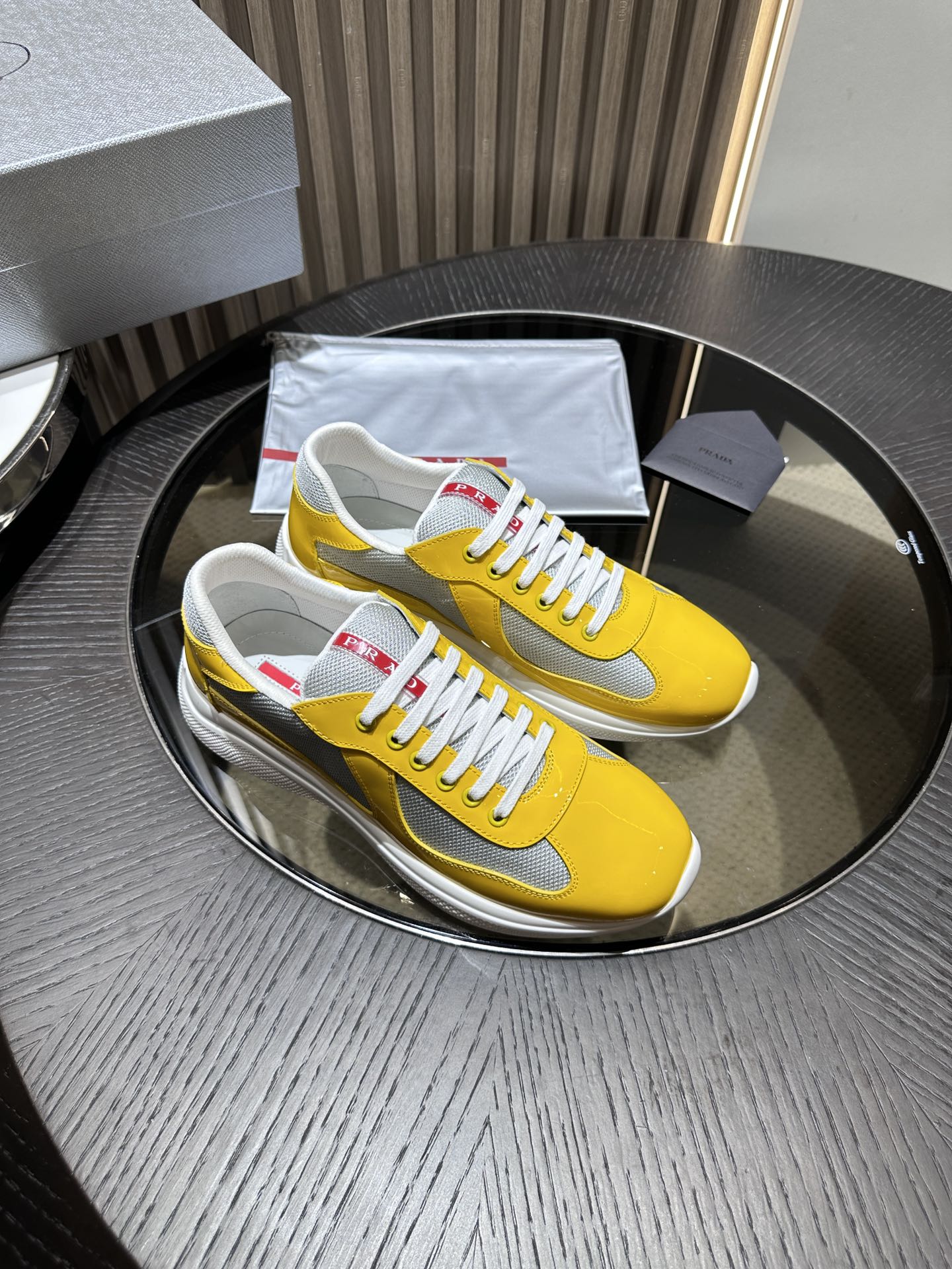 P*DA Sneakers