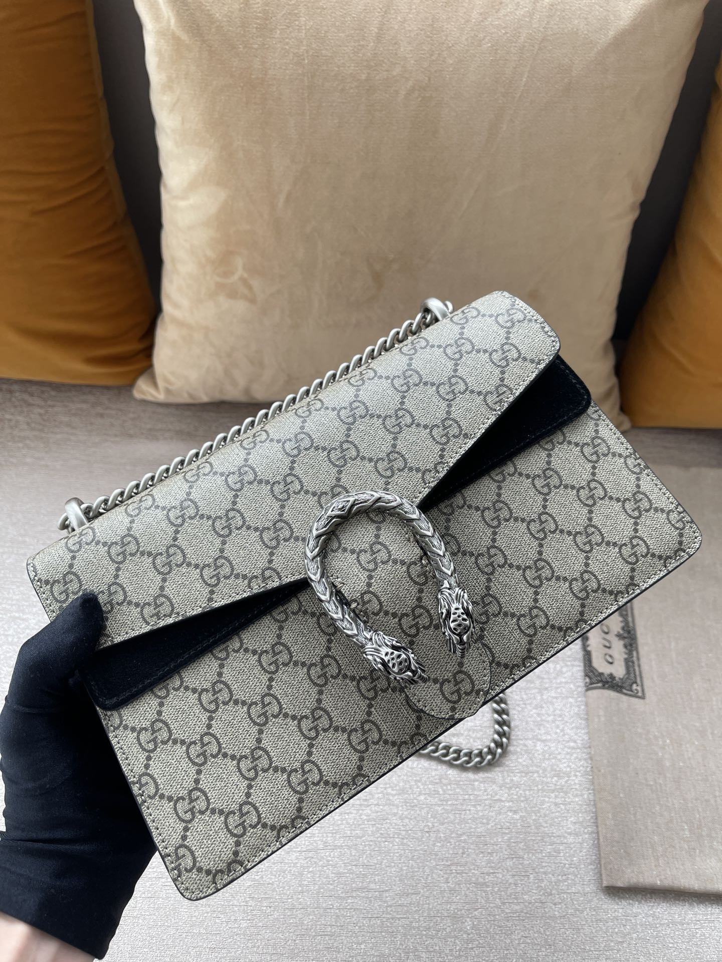 G*u*i dionysus bag