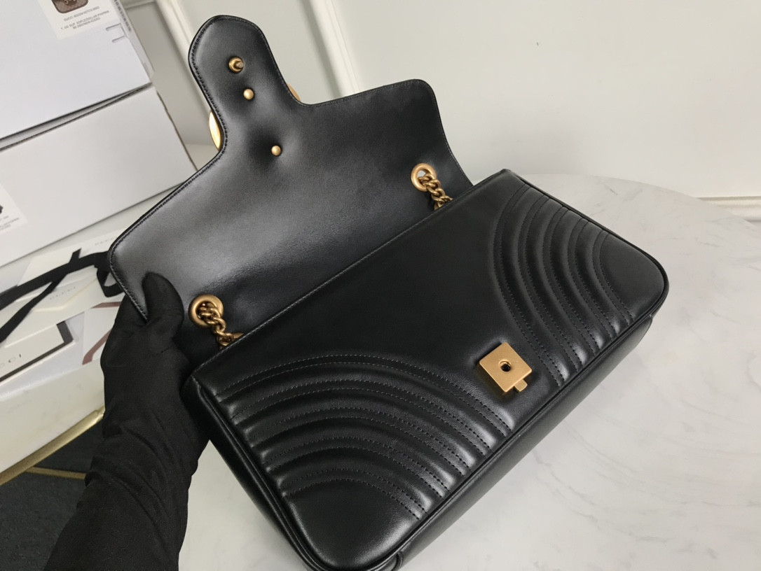 G*u*i gg marmont bag