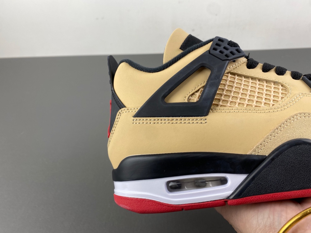 Air Jordan 4 Retro