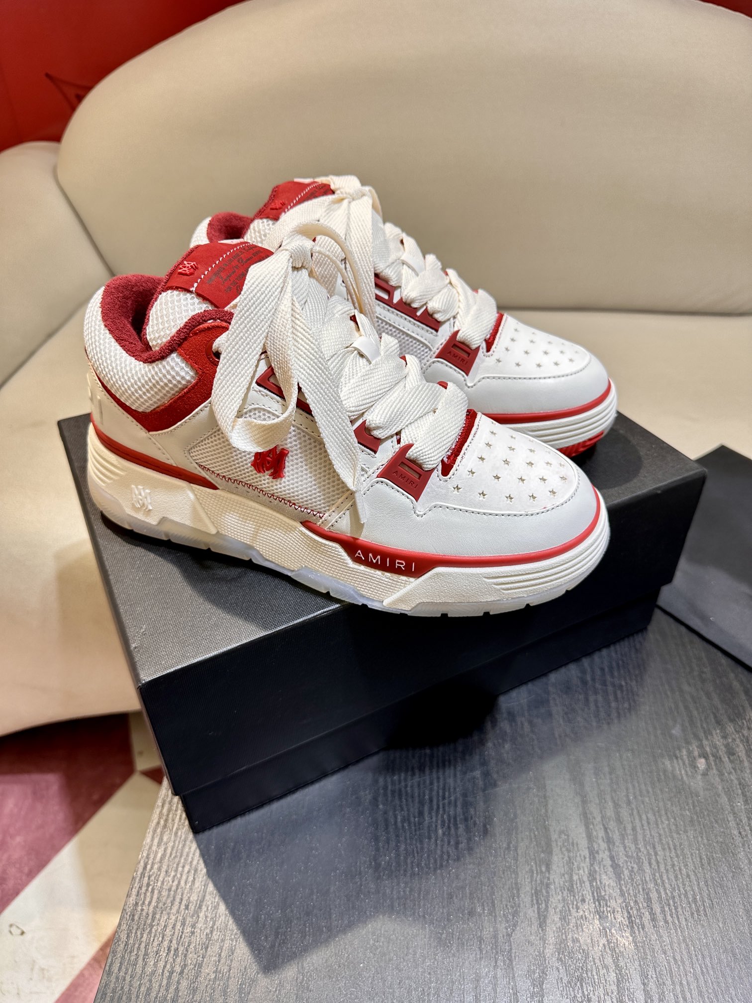 A*RI sneaker
