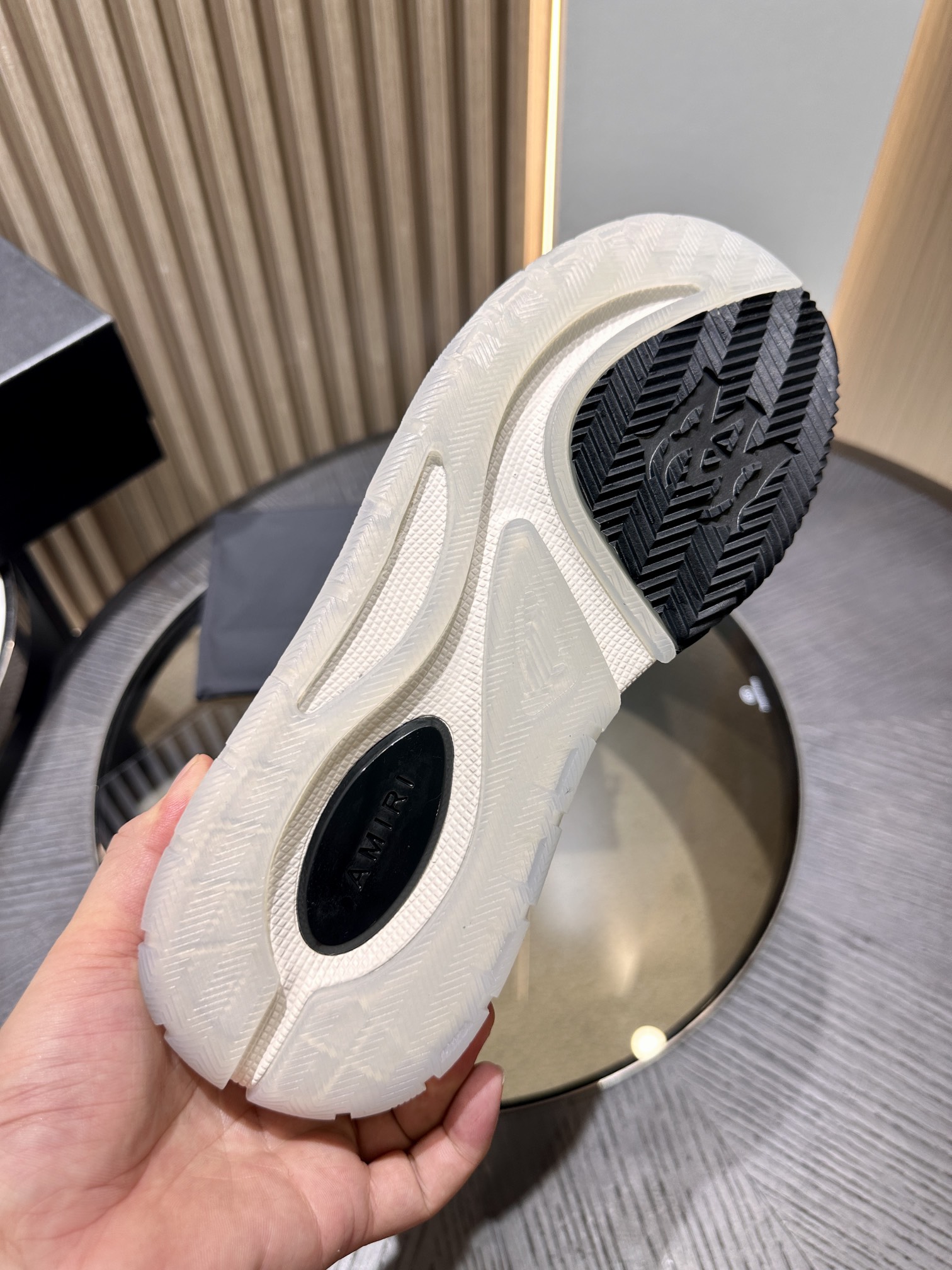 A*RI Sneakers