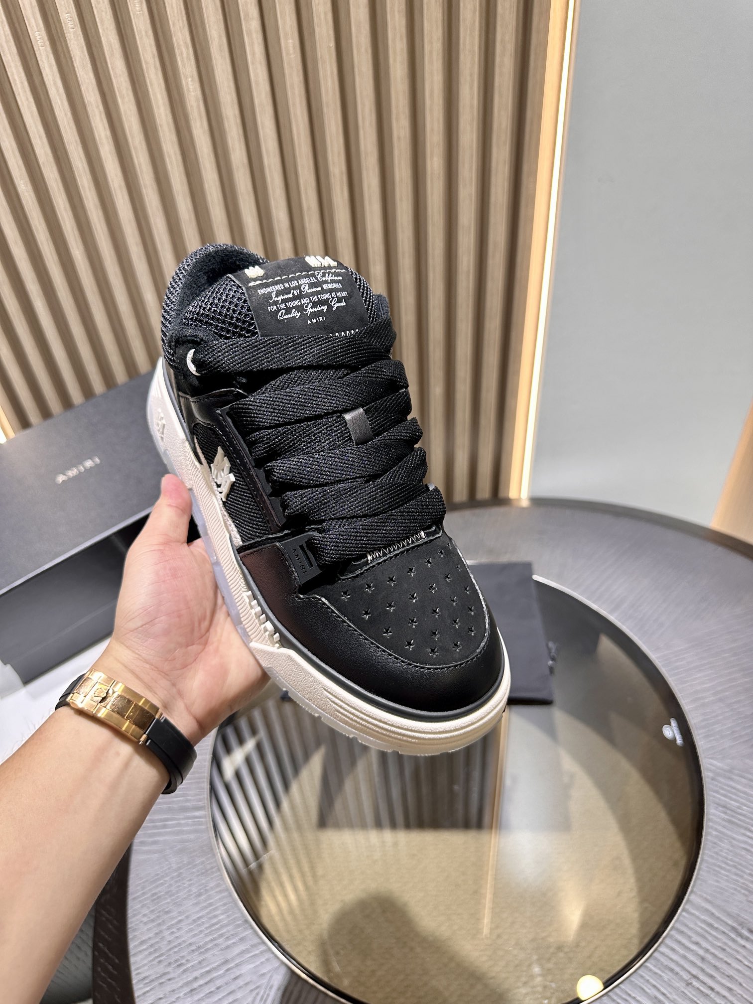 A*RI Sneakers
