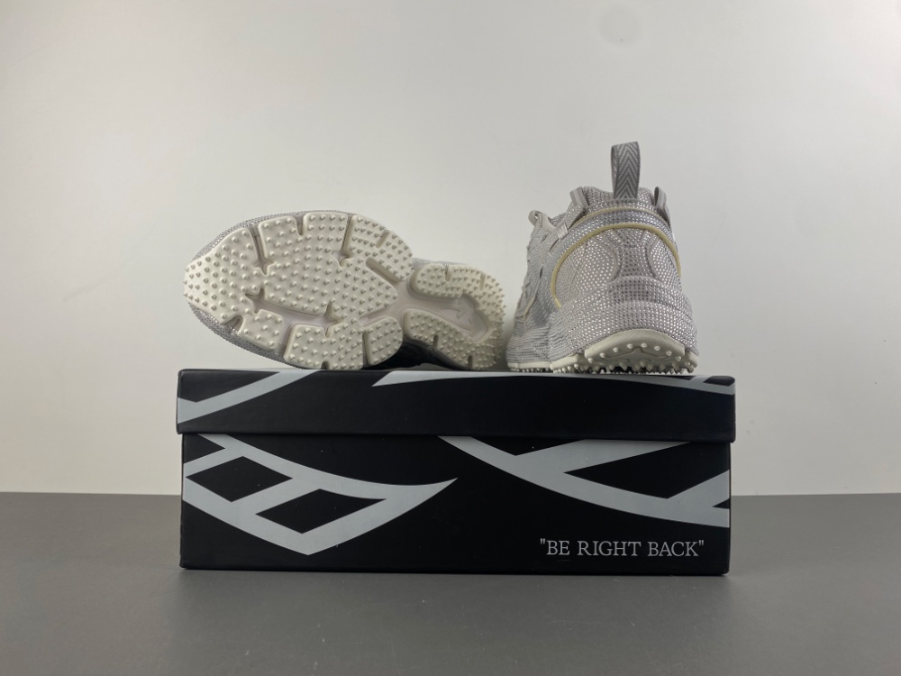 Off White 24