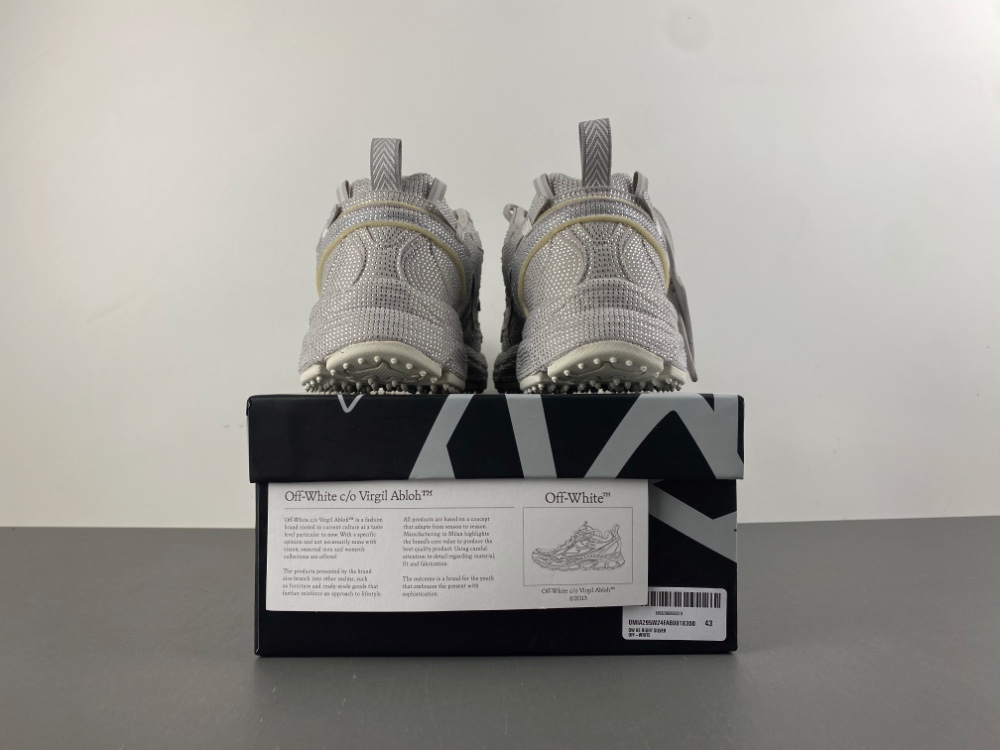 Off White 24
