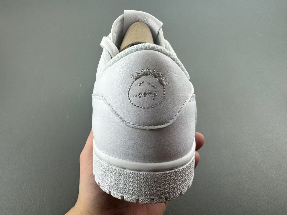 Travis Scott x Air Jordan 1 TD1228-111